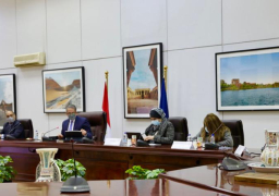 العناني يناقش استضافة مصر للجنة الإقليمية للشرق الأوسط لمنظمة السياحة