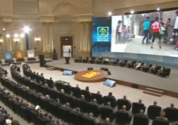 الرئيس يشاهد فيلما تسجيليا حول آراء المواطنين عن الزيادة السكانية