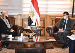وزير الشباب والرياضة يبحث تعزيز التعاون مع ممثلى صندوق الامم المتحدة للسكان واليونسيف