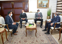 وزير التنمية المحلية يبحث مع مؤسسة صناع الخير التعاون في تنفيذ بعض المبادرات التنموية ودعم الحرف التراثية واليدوية بمحافظات صعيد