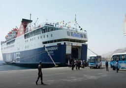 اقتصادية قناة السويس تفريغ 1672 سيارة وتداول 24 سفينة بموانئ بورسعيد