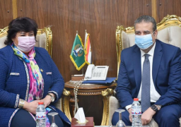 صور.. وزيرة الثقافة تبحث مع محافظ المنوفية تكثيف النشاط الفكرى والفنى