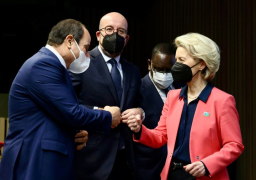 السيسي يلتقي رئيس المجلس الأوروبي ورئيسة المفوضية الأوروبية ببروكسل