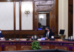 مدبولي يستعرض مقترحات مشروعات الهيدروجين الأخضر وتحلية المياه