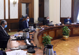 مدبولي يبحث وضع دليل إرشادي موحد لمواصفات البنية التحتية للخدمات