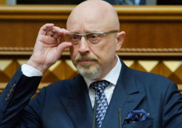 أوكرانيا تحث الراغبين بالقتال على الانضمام لصفوف قوات الدفاع