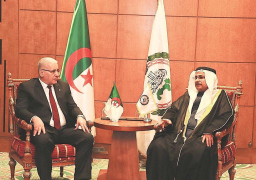 العسومي يعقد جلسة مباحثات مع رئيس المجلس الشعبي الجزائري بالقاهرة