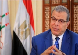 القوي العاملة: تعيين 476 منهم 20 ” قادرون باختلاف بالسويس