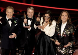 صفعة ويل سميث لكريس روك تنعش عدد مشاهدي النقل التلفزيوني للاوسكار