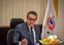 عبدالغفار ينعي أحد أفراد فرق التطعيم ضد شلل الأطفال