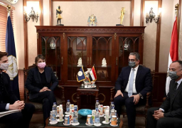 وزير السياحة والآثار يلتقي رئيس متحف اللوفر