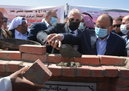 شعراوى ومحافظ جنوب سيناء يضعان حجر الأساس لبناء 120 منزل بدوي
