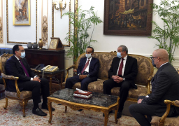 مستثمر إماراتى يعرض إقامة مشروعات في قطاع التجزئة والمناطق اللوجيستية