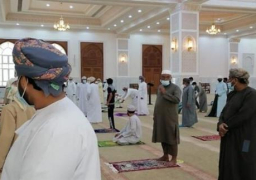 سلطنة عمان تقصر الحضور لصلاة الجماعة والتراويح على الملقحين