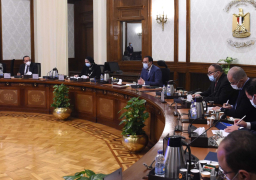 مدبولى يستعرض مع جامع ورئيس اتحاد الصناعات أولويات السلع الأساسية