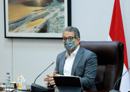 وزير السياحة يتابع تشغيل خدمات الزائرين بالمتحف المصري الكبير