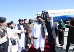 وزير الخارجية الصيني يصل إلى كابول في أول زيارة له إلى أفغانستان