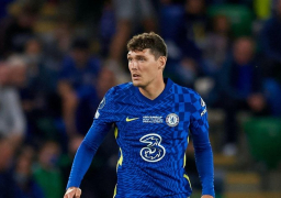 اللاعب الدنماركي كريستنسن يجتاز الكشف الطبي للانضمام إلى برشلونة