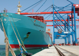 نشاط في حركة السفن والحاويات وتداول البضائع بميناء الإسكندرية