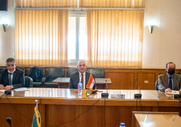 وزير الري ونائبة رئيس وزراء الكونغو يبحثان التعاون بين البلدين