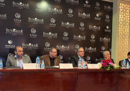 وزير السياحة والآثار يعقد اجتماعا للوقوف على نسب الانجاز في المشروعات السياحية الغير مكتملة بشرم الشيخ ونبق