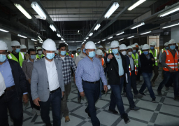 صور..وزيرالنقل يتابع تشطيبات المرحلة الثالثة للخط الثالث لمترو الأنفاق