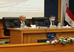 وزير النقل يزور ميناء دمياط لمتابعة معدلات تنفيذ المشروعات الجاري تنفيذها ضمن مخطط تحويل مصر لمركز عالمي للتجاره واللوجيستيات ويلتقي العاملين بالميناء