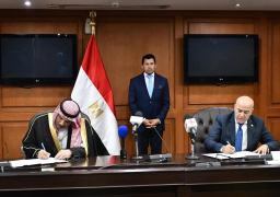 صبحي يشهد توقيع بروتوكول تعاون مع مجلس القبائل والعائلات المصرية