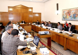 وزير الموارد المائية والري : سرعة إتخاذ القرارات بعد إستيفاء الشروط اللازمة وذلك تيسيراً على المستثمرين وأصحاب طلبات التراخيص ودفعاً لعجلة التنمية وتوفير فرص العمل للشباب