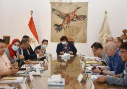 وزيرة الثقافة تجتمع برؤساء الهيئات والقطاعات لوضع آليات تنفيذ الاحتفال بالقاهرة عاصمة الثقافة للدول العالم الإسلامي وأجندة رمضان ومئويات مصرية