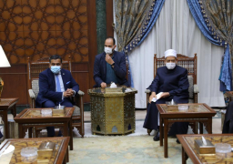 شيخ الأزهر: نرفض استغلال حرية التعبير للإساءة للمقدسات والرموز الدينية