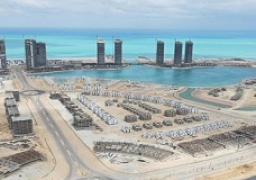 وزير الإسكان يتابع الموقف التنفيذى للمشروعات المختلفة الجارى تنفيذها بمدينة العلمين الجديدة