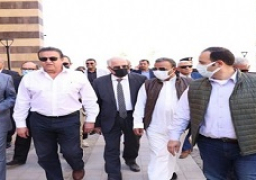 خالد عبد الغفار يتفقد مجمع الطور الطبي الجديد