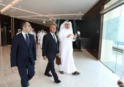 في ختام زيارته للعاصمة القطرية الدوحة.. وزير النقل يزور ميناء حمد ويطلع على سير العمليات التشغيليه في مرافق الميناء