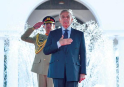 الحكومة الباكستانية الجديدة تؤدي اليمين الدستورية