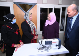 القباج تسلم عددًا من الأدوات الانتاجية لسيدات جمعية الوحدة بشمال سيناء