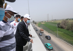 صور..وزير النقل يتابع تطوير وتوسعة طريق القاهرة الإسكندرية الزراعي