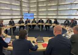 صور..في ختام زيارته لمدريد.. شكري يلتقي ممثلي غرفة التجارة الإسبانية