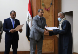 سعفان يسلم 100 عقد عمل لذوي الاحتياجات الخاصة بالشرقية