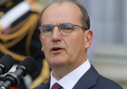 كاستكس : الحكومة ستقدم استقالتها حال إعادة انتخاب ماكرون رئيسا للبلاد