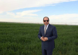 السيسي يصل توشكى بجنوب الوادي ويشهد بدء موسم حصاد القمح