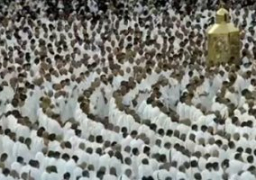 حضور مكثف للمصلين لأداء صلاة العيد فى الحرمين الشريفين