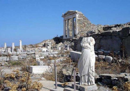 حفلة موسيقية برسائل مناخية في موقع ديلوس اليوناني الأثري