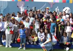 السيسي يشارك أبناء الشهداء وذوي الهمم صورة تذكارية بختام احتفال العيد