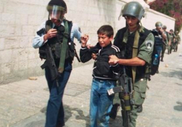 الاحتلال الإسرائيلي يعتقل 10 فلسطينيين بينهم طفل في الضفة الغربية