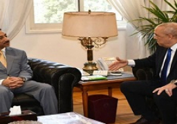 وزير الإسكان يعرض على مسئولين بسلطنة عمان التجربة العمرانية التى تشهدها الدولة المصرية