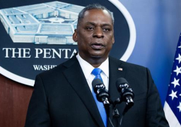 وزير الدفاع الأمريكي يبحث هاتفيا الوضع في أوكرانيا مع نظيره الأوكراني