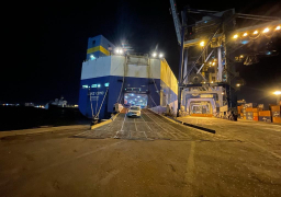 اقتصادية قناة السويس: تداول 20 سفينة بموانئ بورسعيد