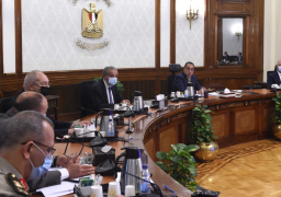 “مدبولي” يتابع تسهيل عبور المواطنين والبضائع الأنفاق أسفل قناة السويس