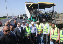 وزير النقل يتفقد معدلات تنفيذ مشروعات الطرق والكباري بـ6 محافظات